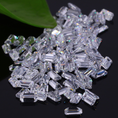 acheter Diamants synthétiques HPHT 2.0-3.3 à 2.9-4.5 mm Blanc forme émeraude DEF Couleur VVS Clarté online manufacture