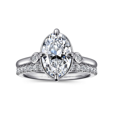 La bague de mariage en diamant de laboratoire de style classique VVS Clarité HPHT Ovale